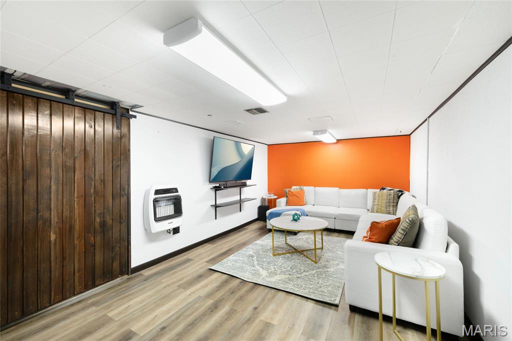 84 S Laclede Station Road