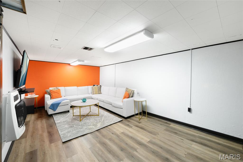 84 S Laclede Station Road