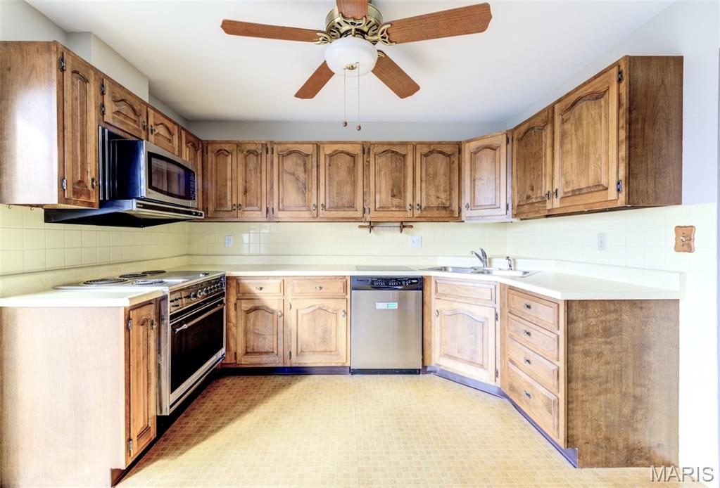 11954 Glenoak Drive