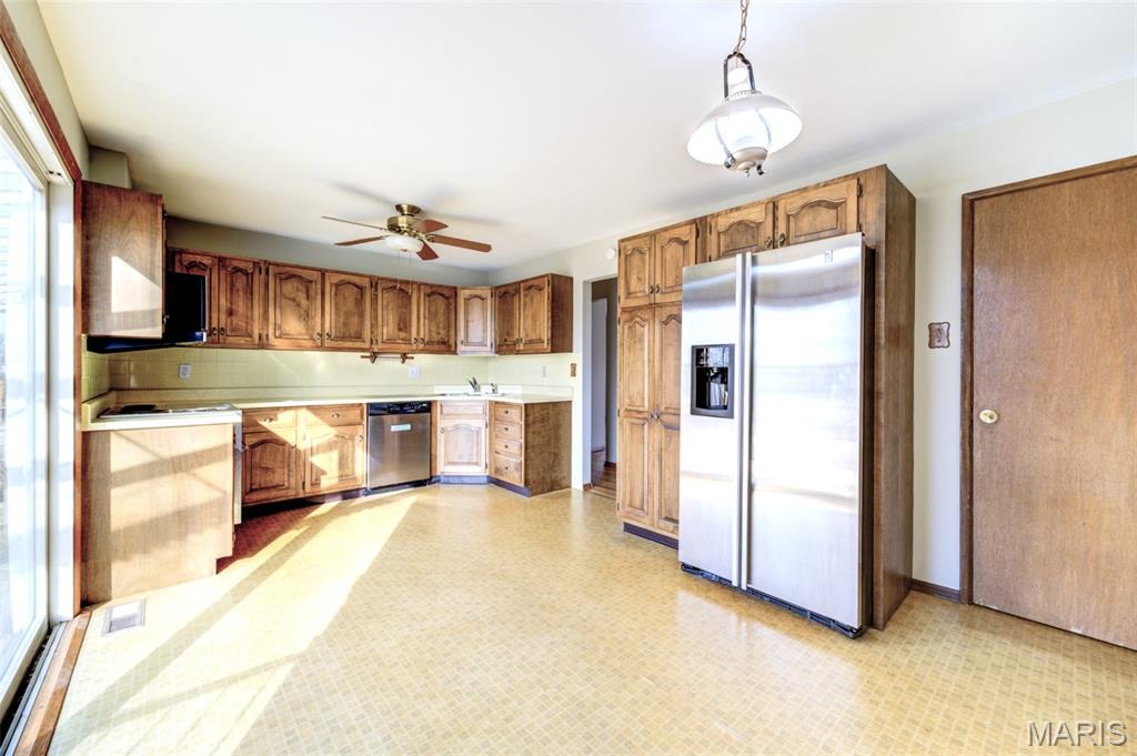 11954 Glenoak Drive