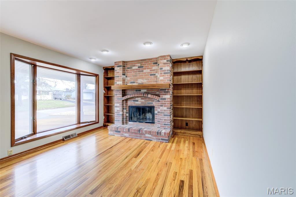 11954 Glenoak Drive