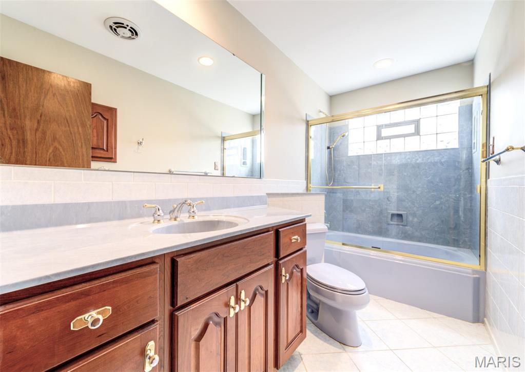 11954 Glenoak Drive
