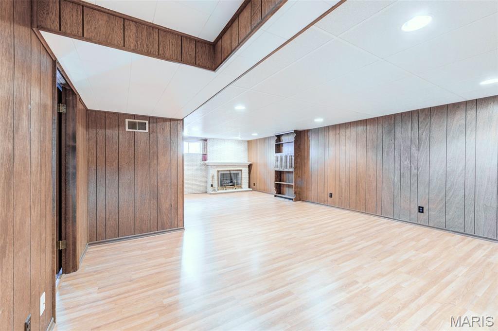 11954 Glenoak Drive