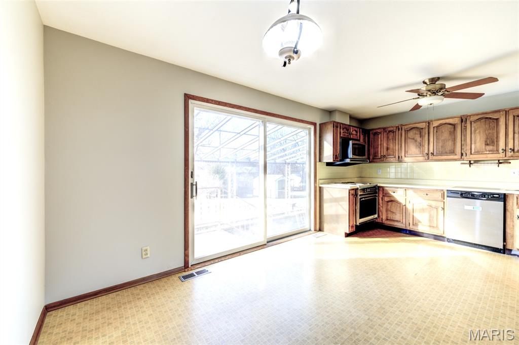 11954 Glenoak Drive