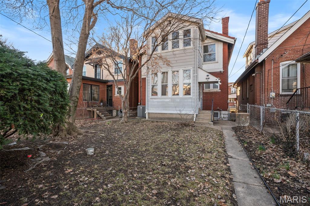 8 Lawn Place
