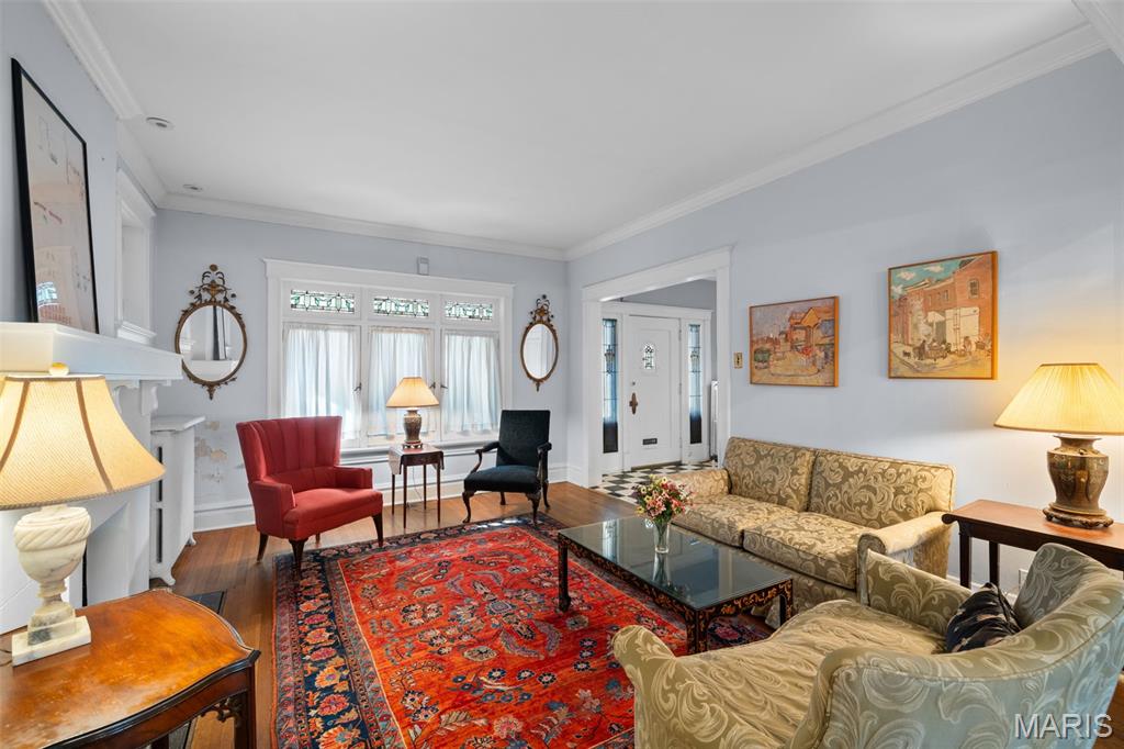 8 Lawn Place