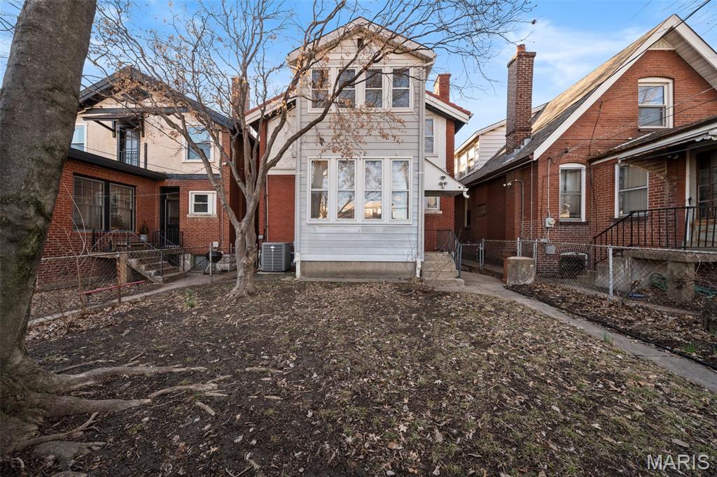 8 Lawn Place