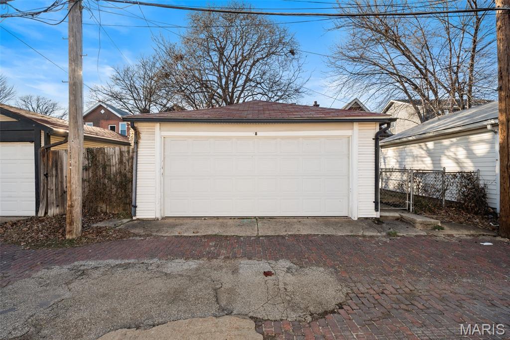 8 Lawn Place