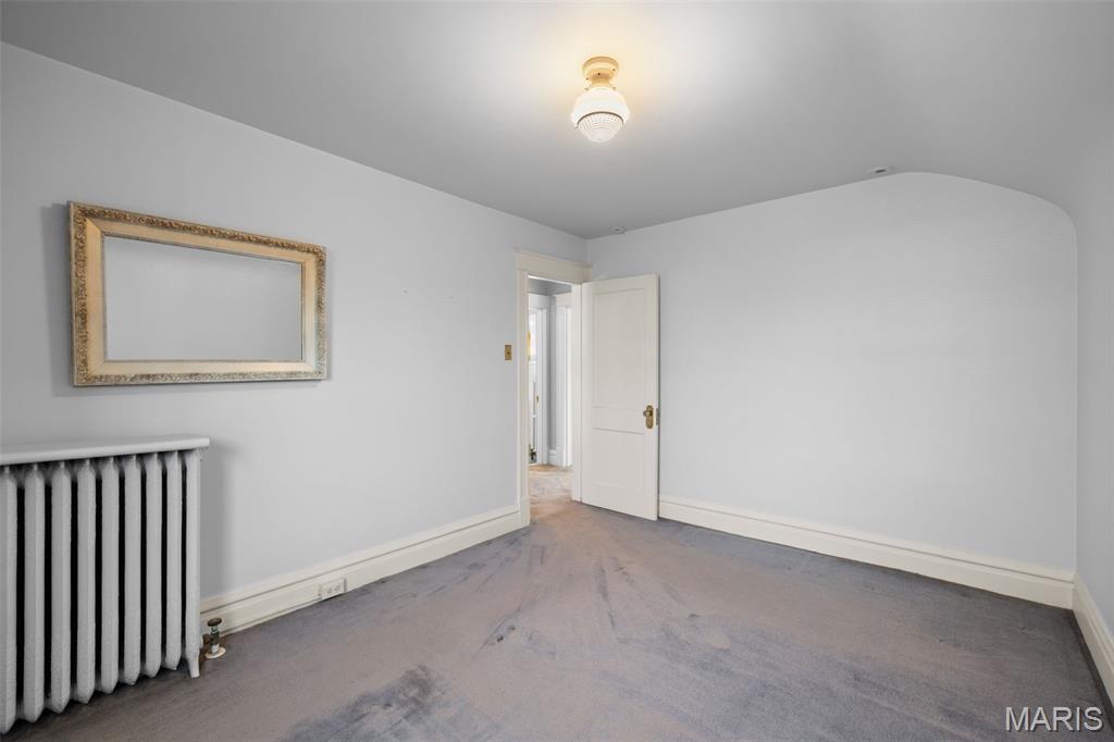 8 Lawn Place