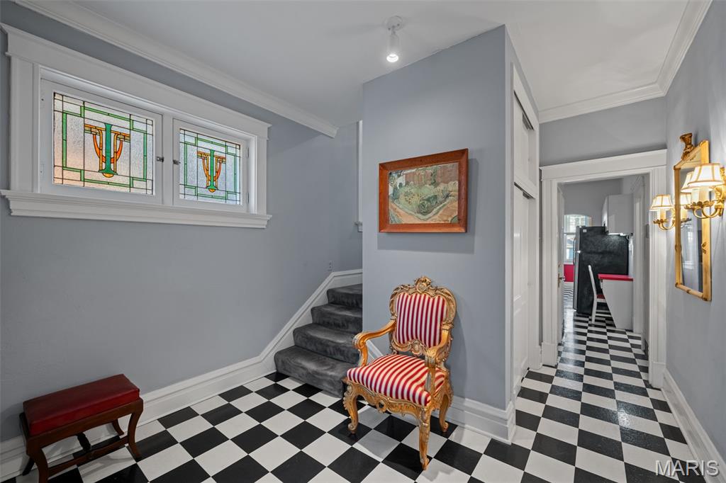 8 Lawn Place