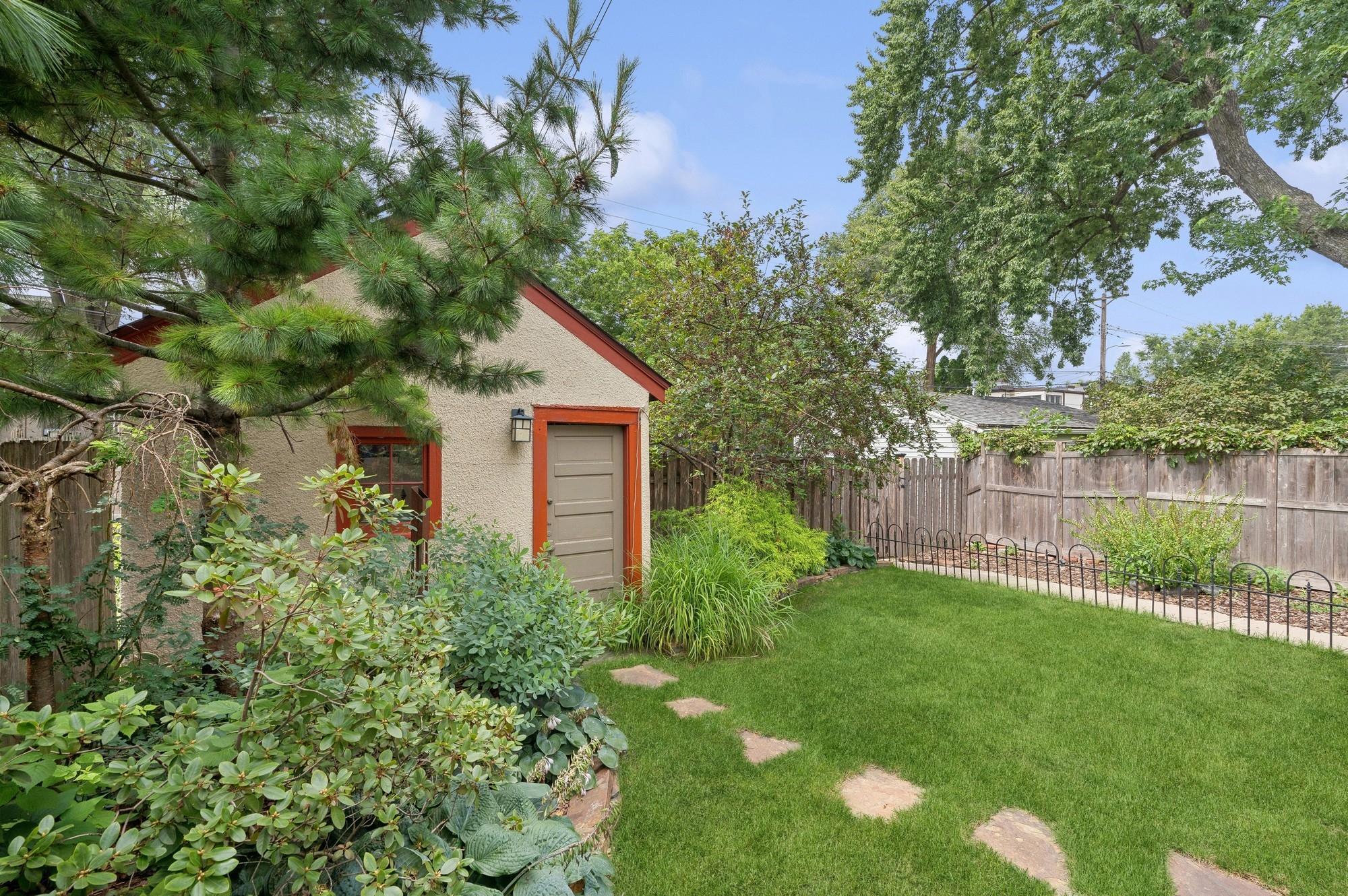 3842 Pleasant Avenue