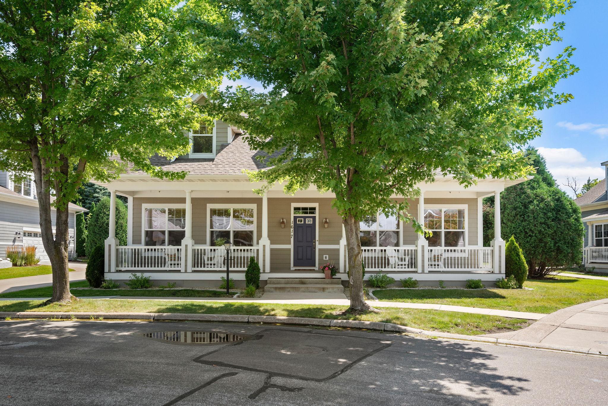 1617 Summit Hill