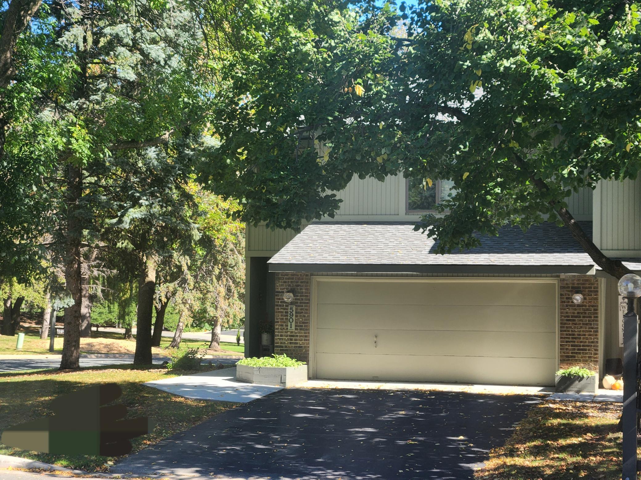 5901 Abbott Place