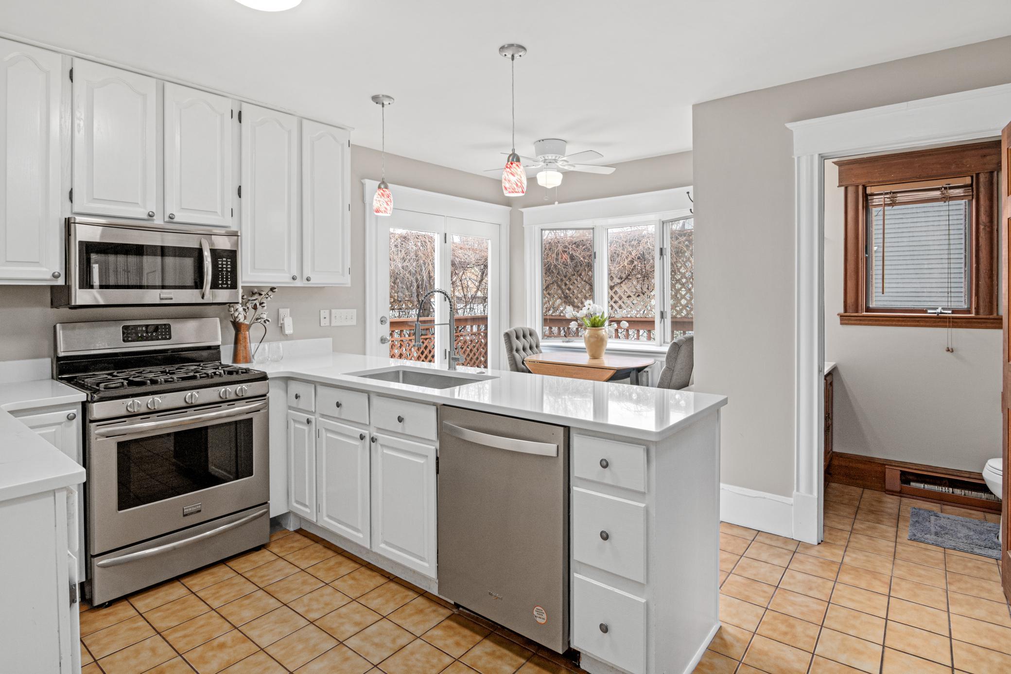 3045 Dupont Avenue S
