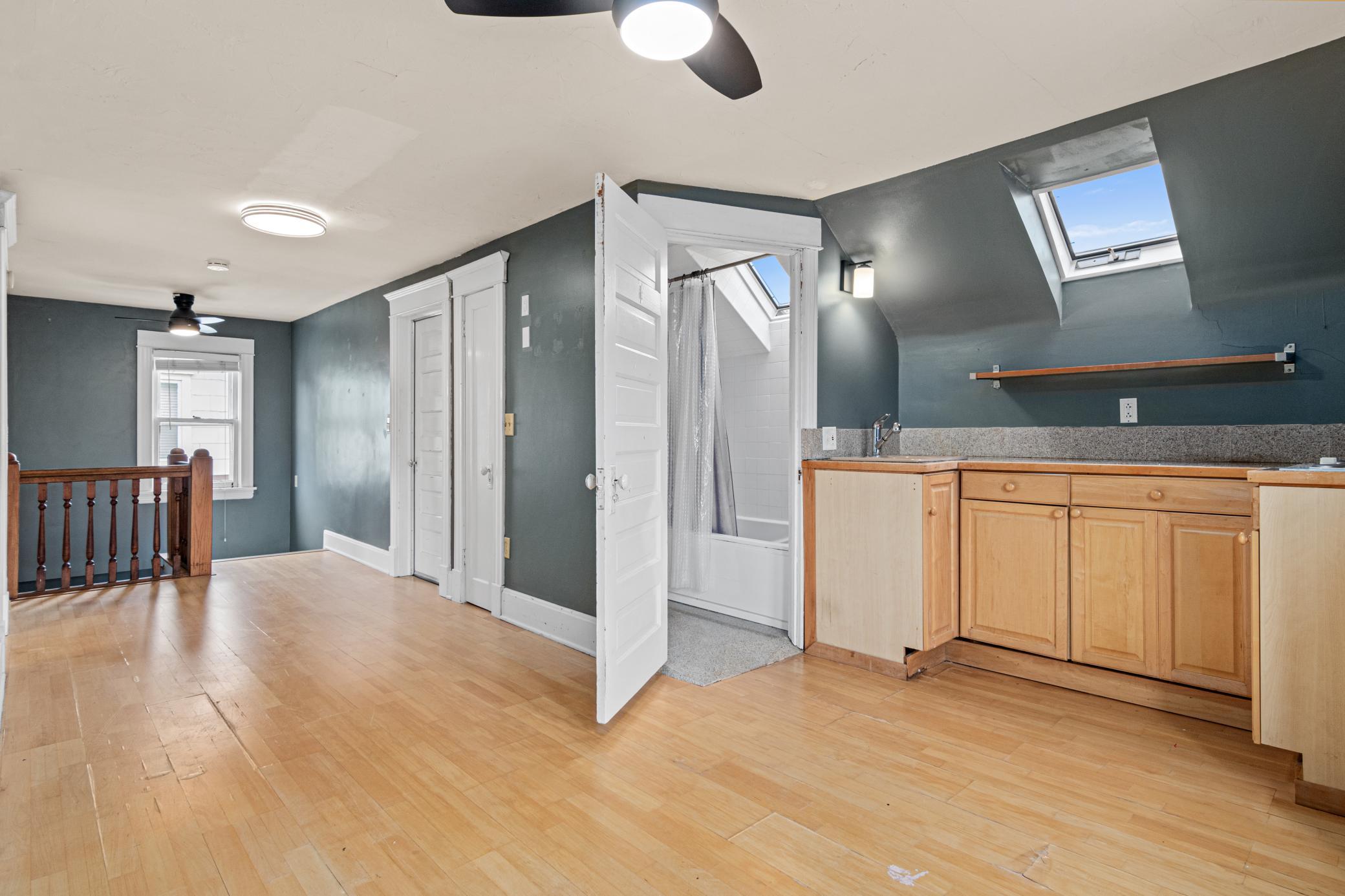 3045 Dupont Avenue S