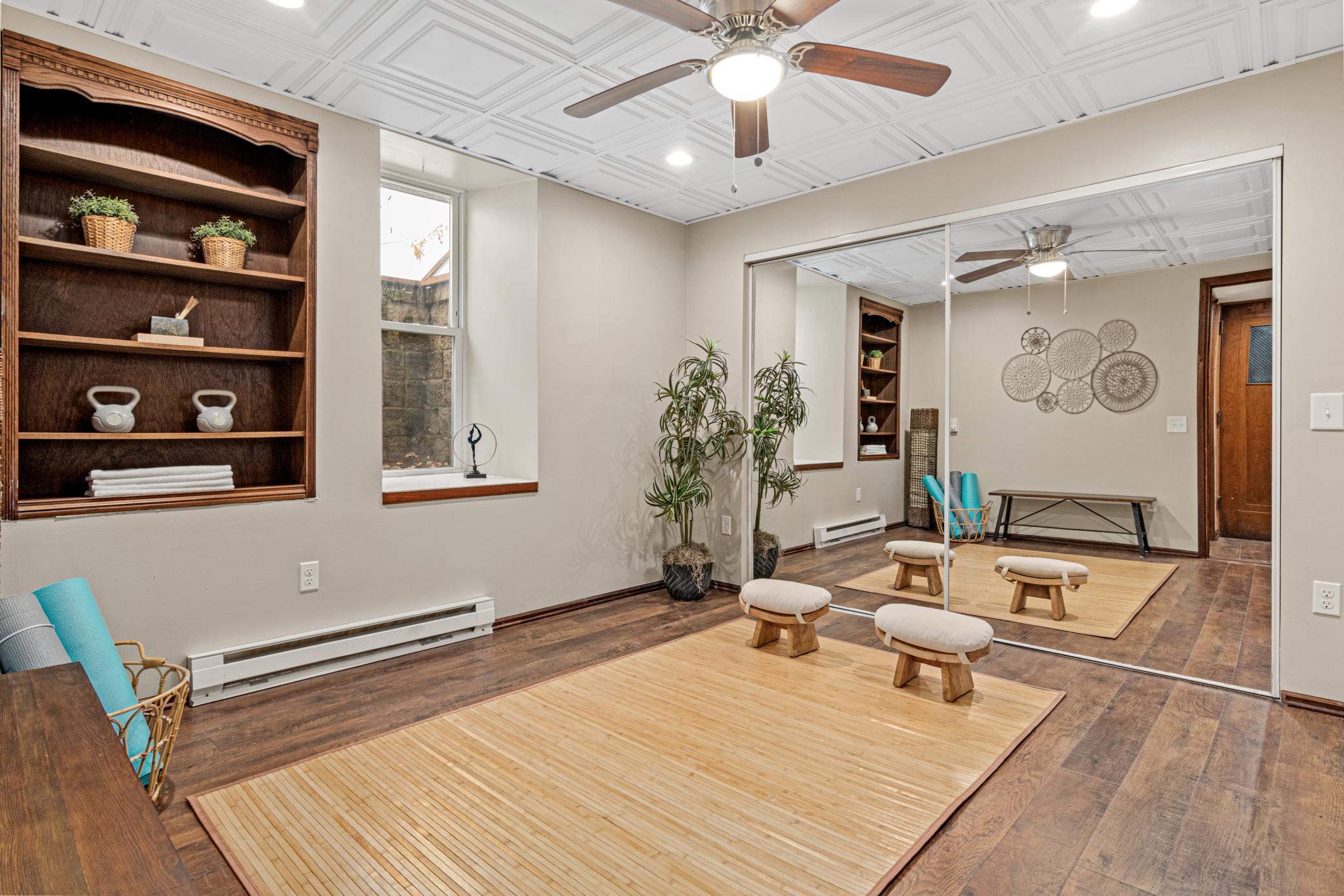 3045 Dupont Avenue S