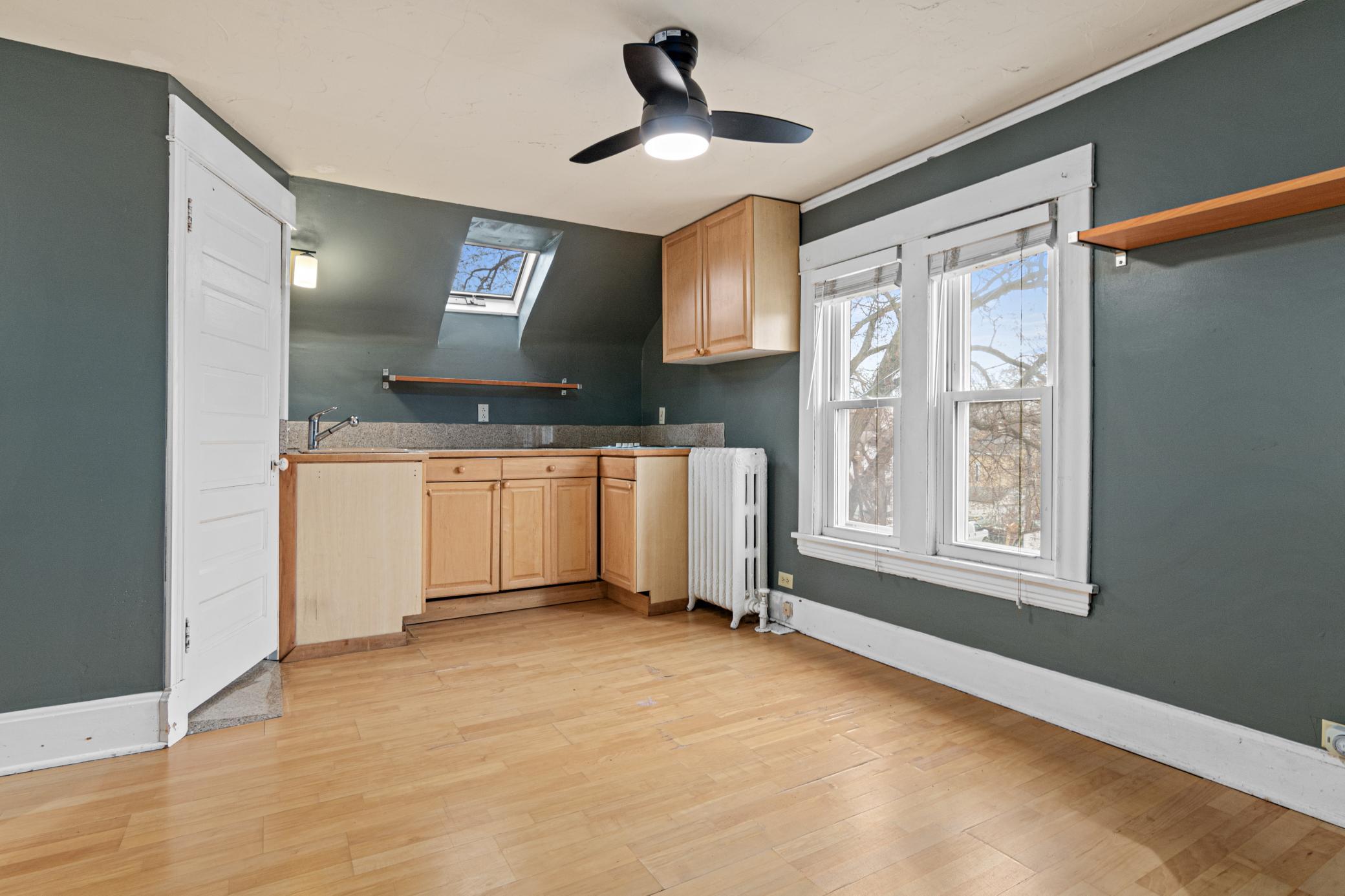 3045 Dupont Avenue S
