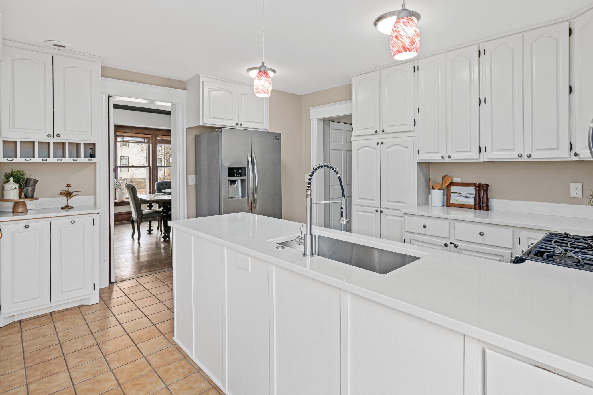 3045 Dupont Avenue S