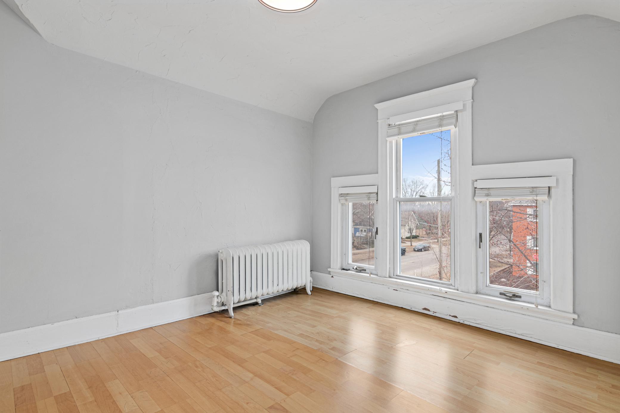 3045 Dupont Avenue S