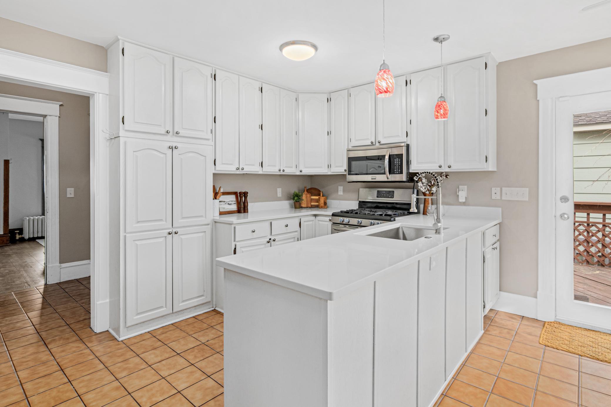 3045 Dupont Avenue S