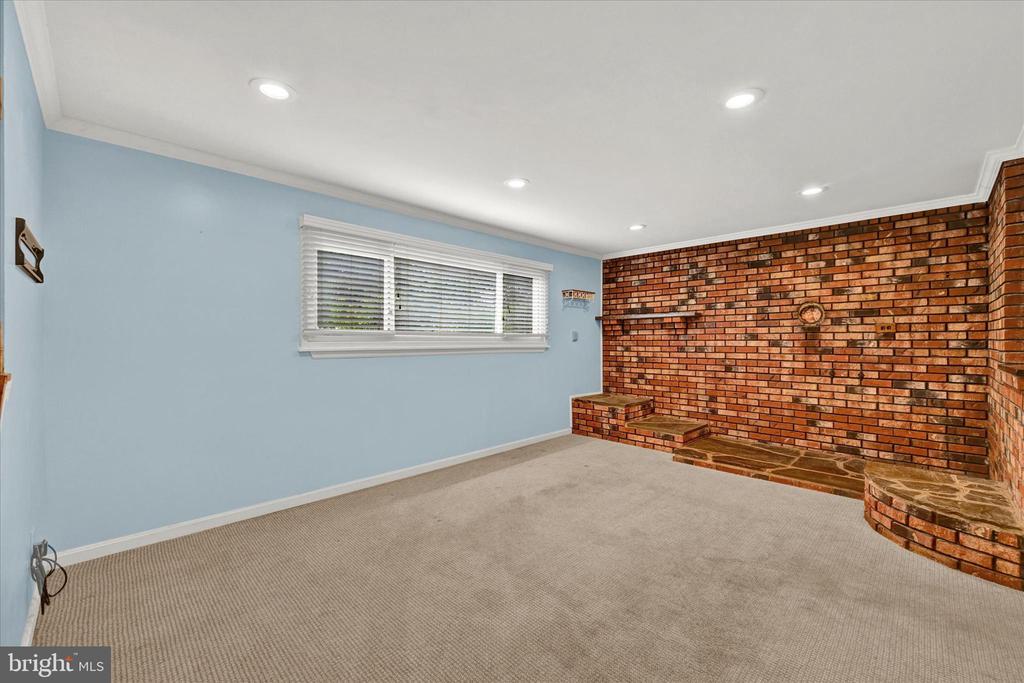 56 Bremer Dr