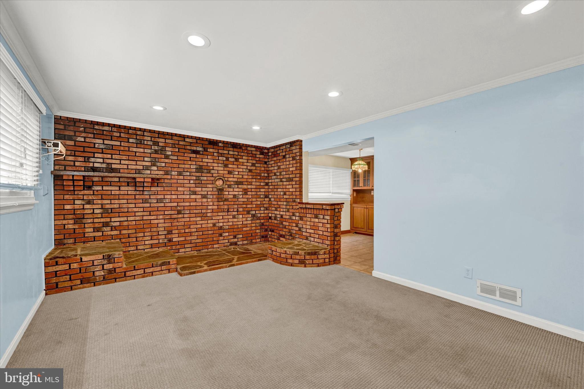 56 Bremer Dr