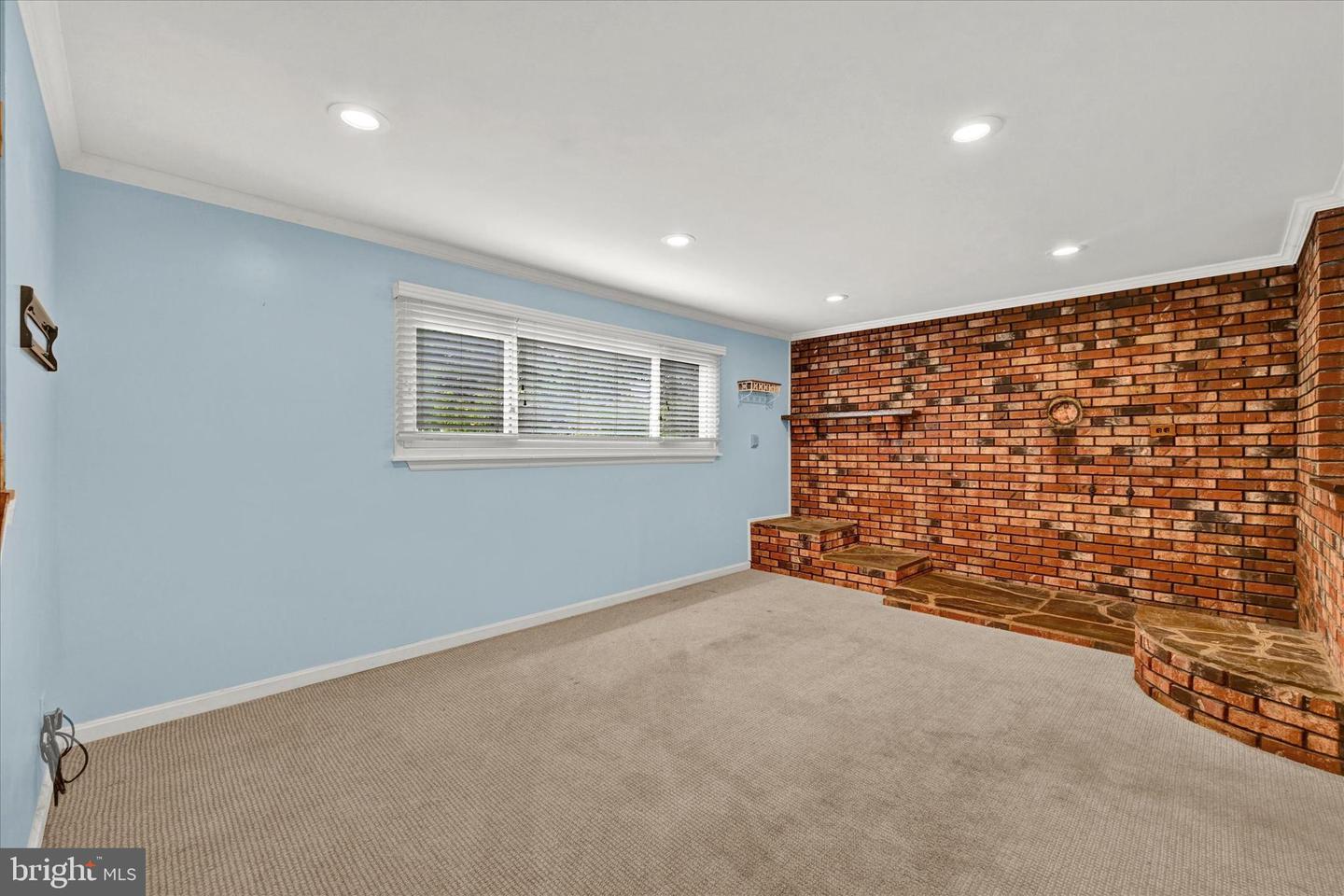 56 Bremer Dr