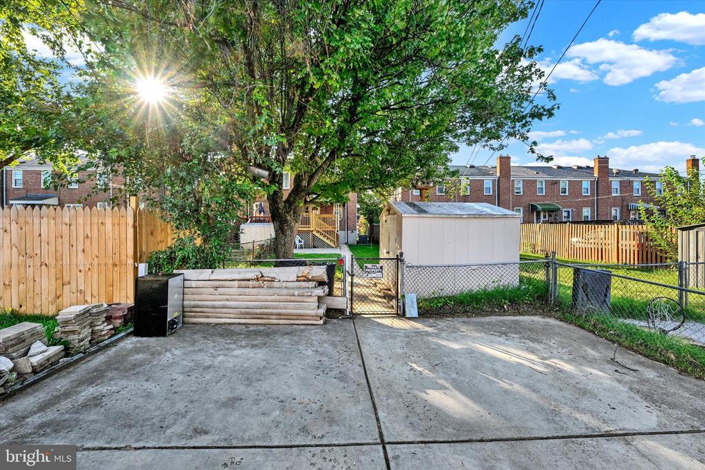 418 ROGERS AVENUE