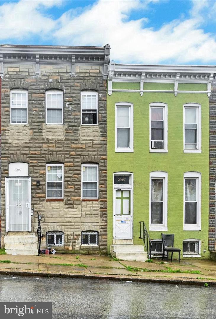 2017 E Hoffman St