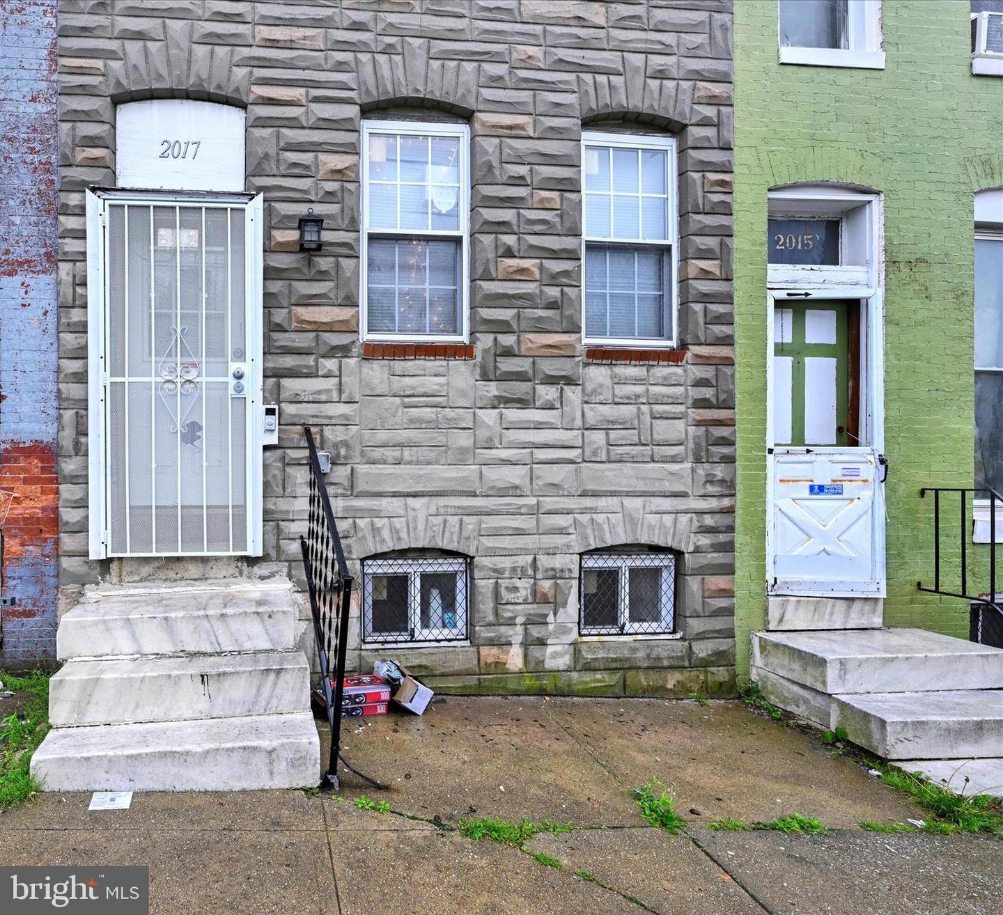 2017 E Hoffman St