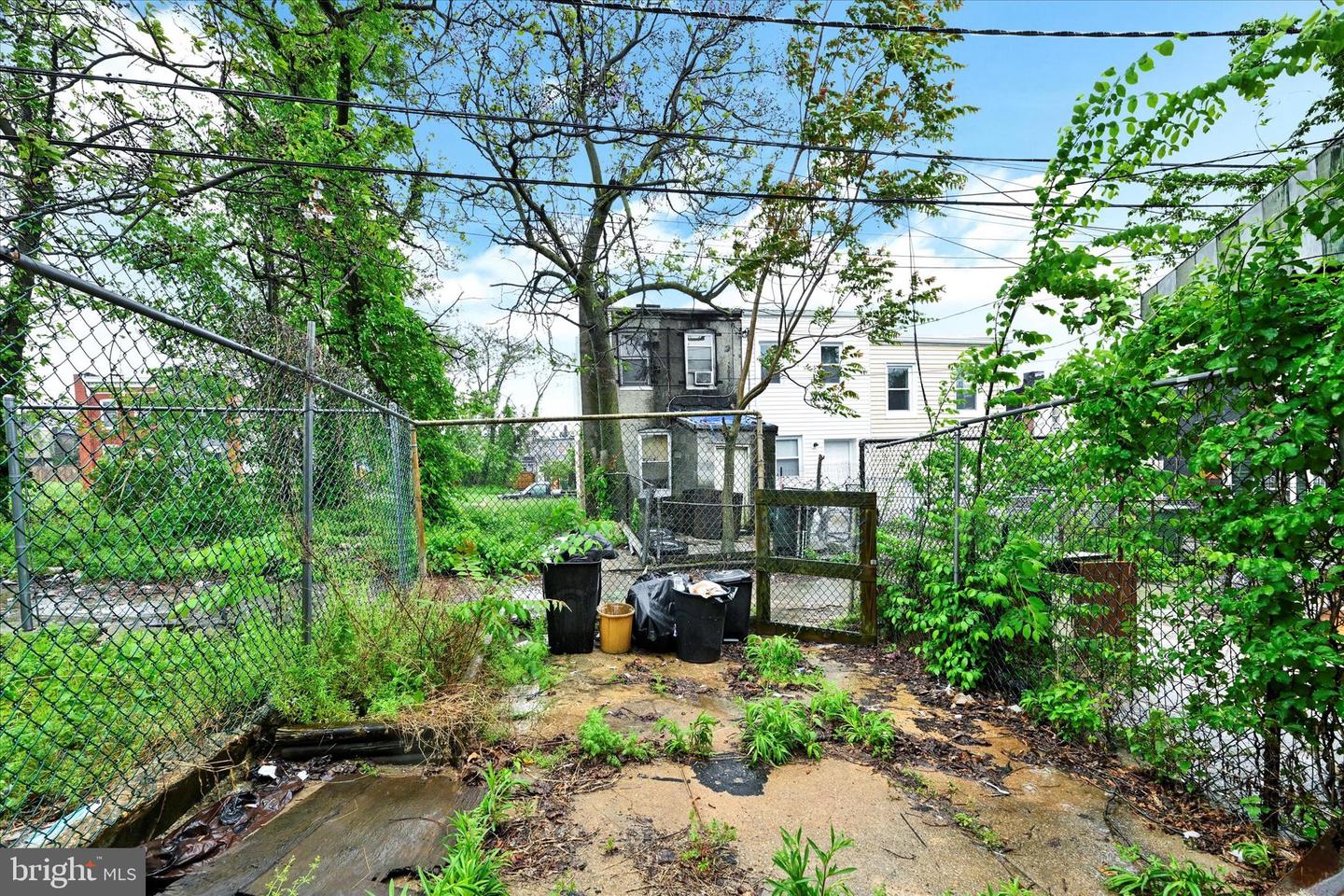 2017 E Hoffman St