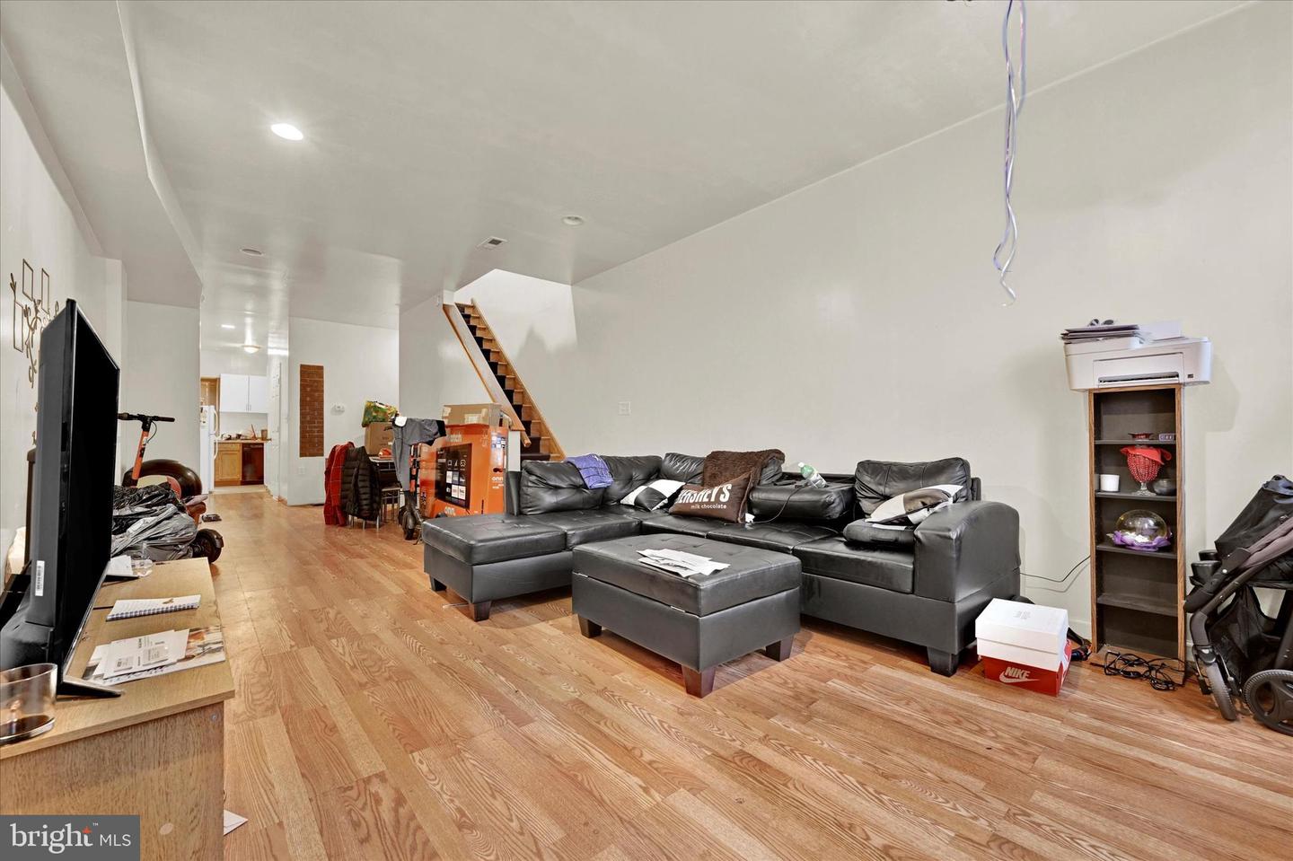 2017 E Hoffman St