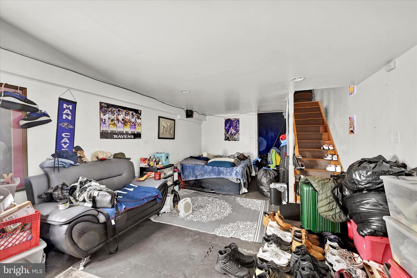 2017 E Hoffman St