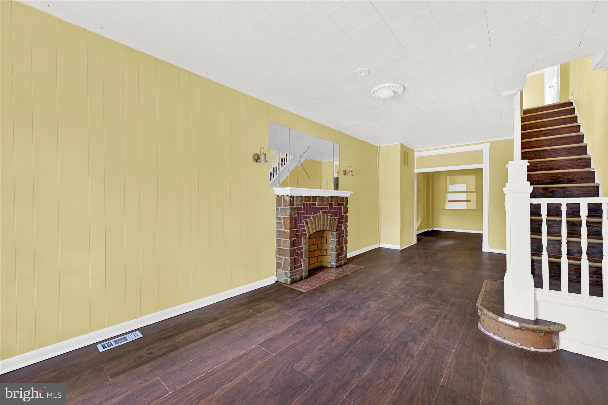 605 N Montford Ave
