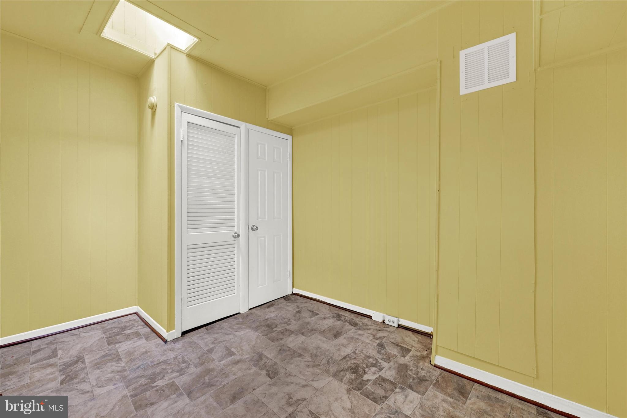 605 N Montford Ave