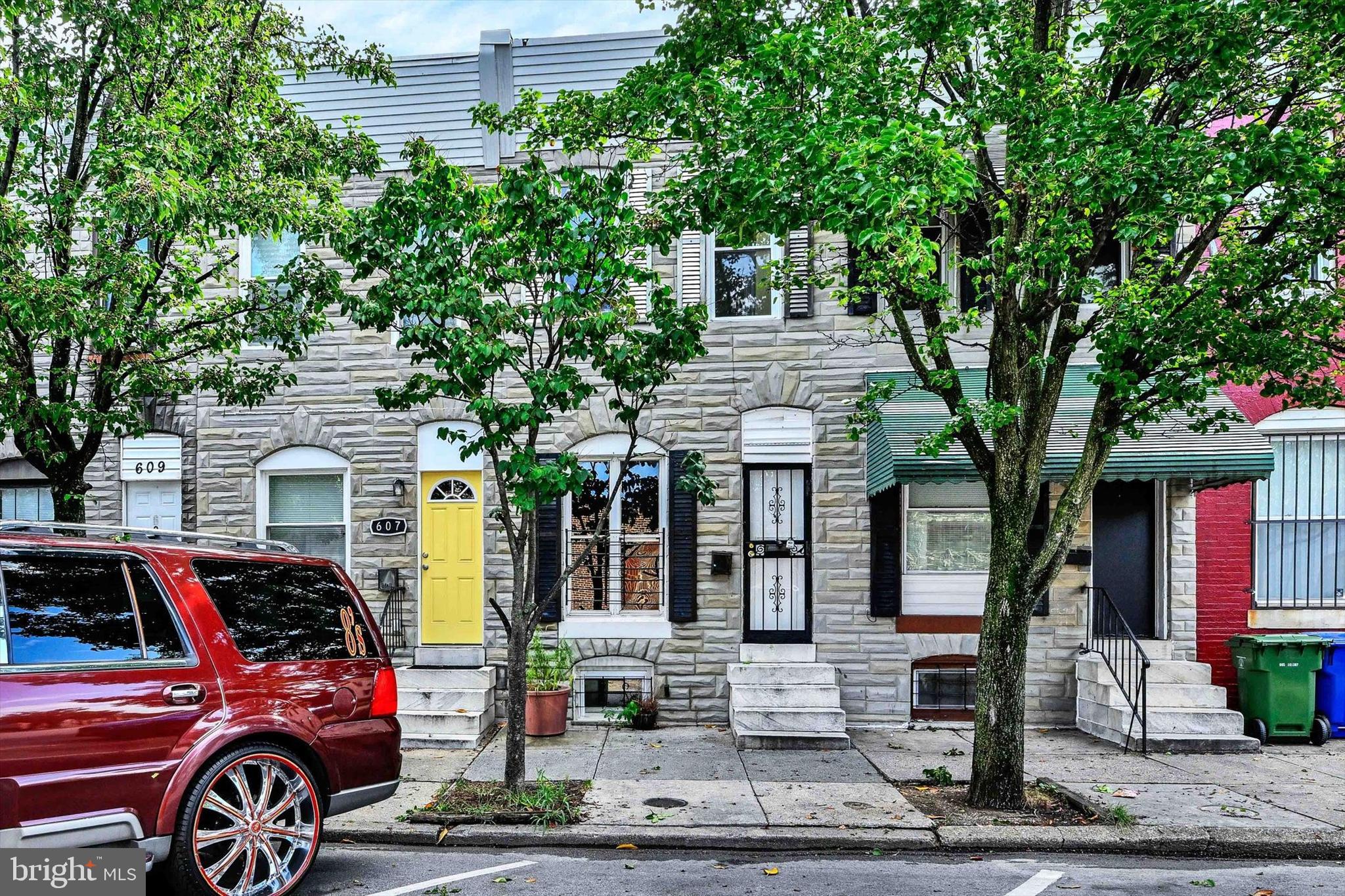605 N Montford Ave