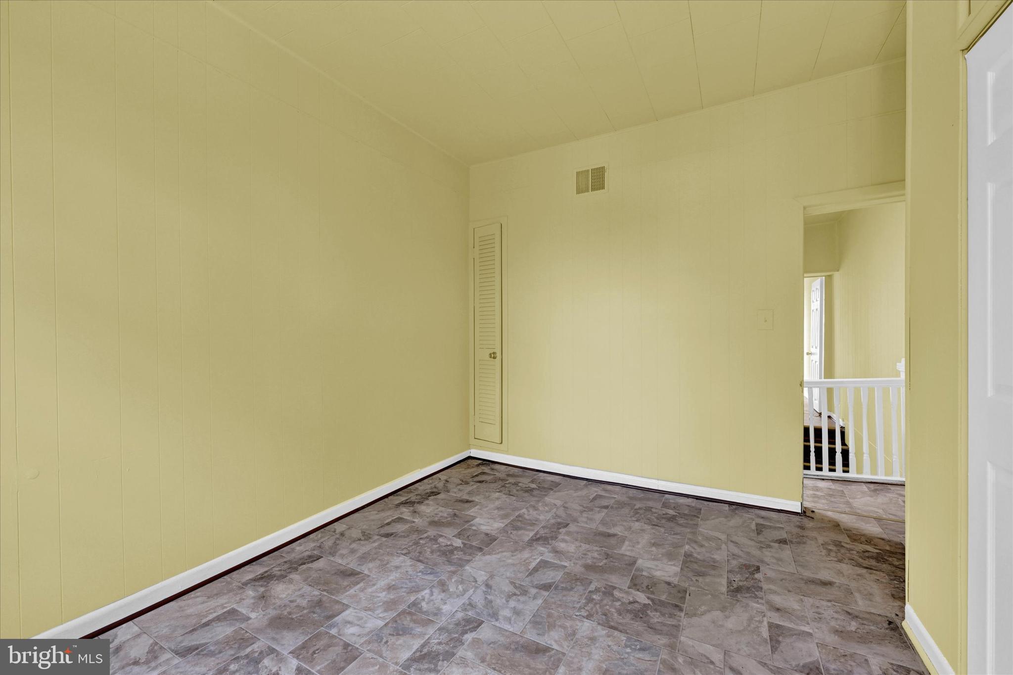 605 N Montford Ave