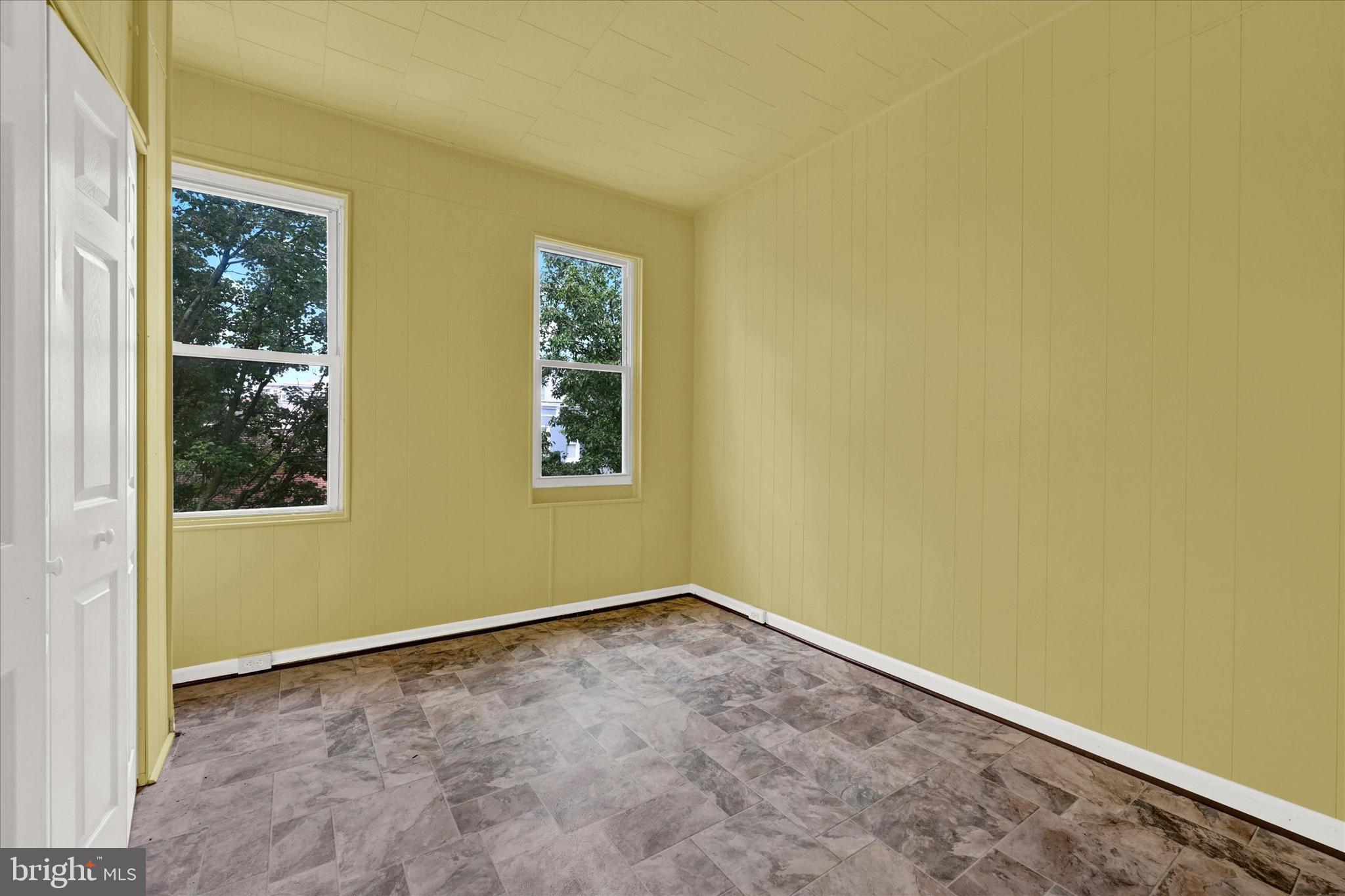 605 N Montford Ave