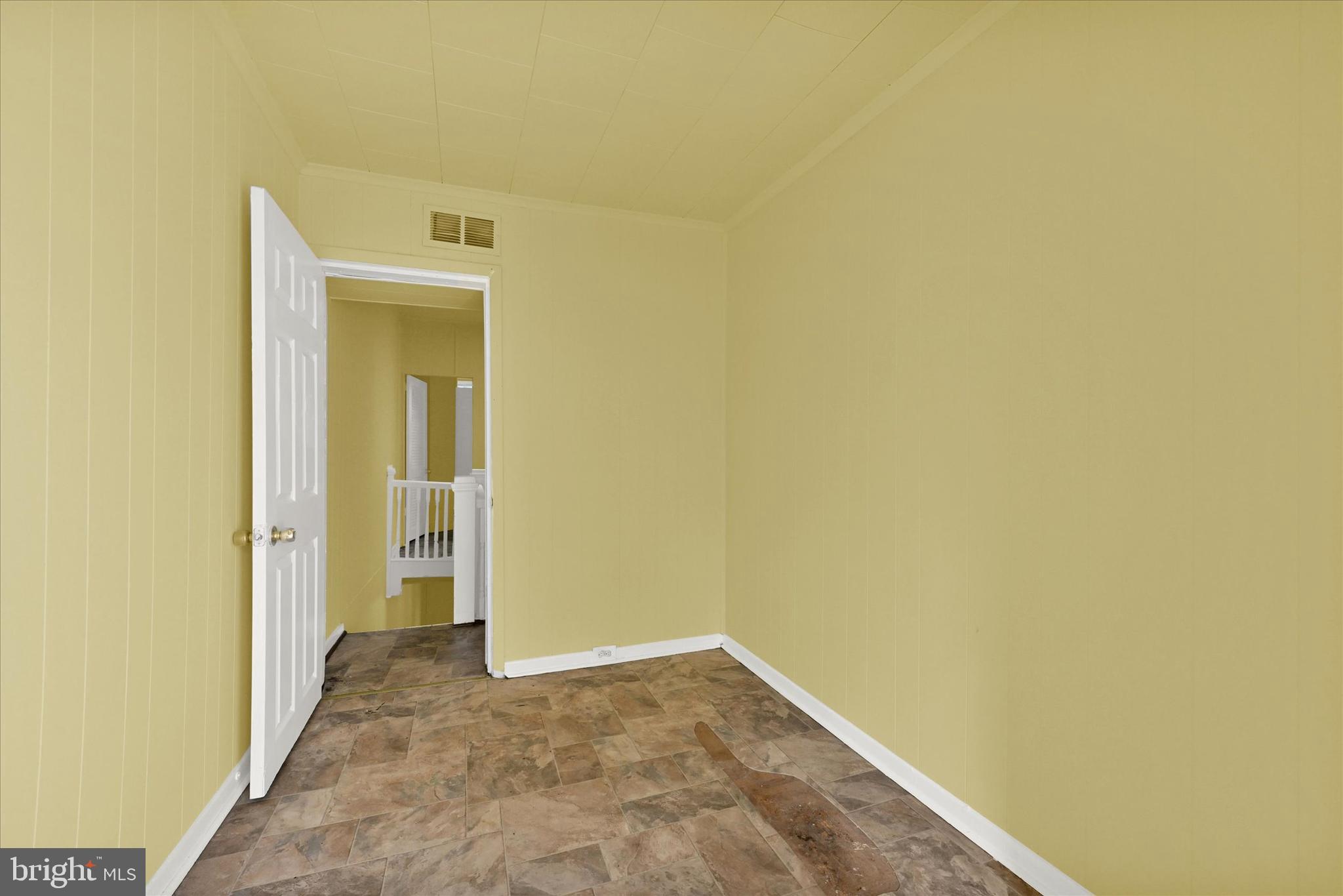 605 N Montford Ave