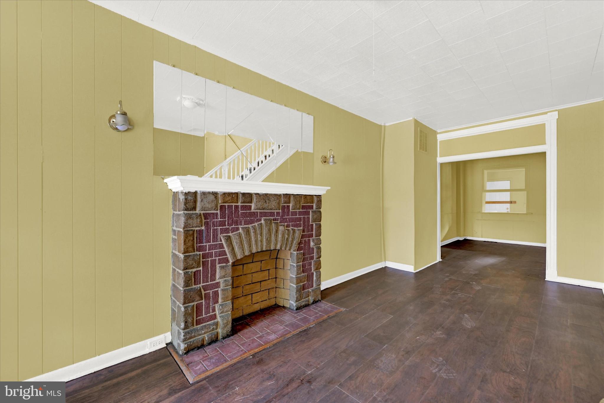 605 N Montford Ave