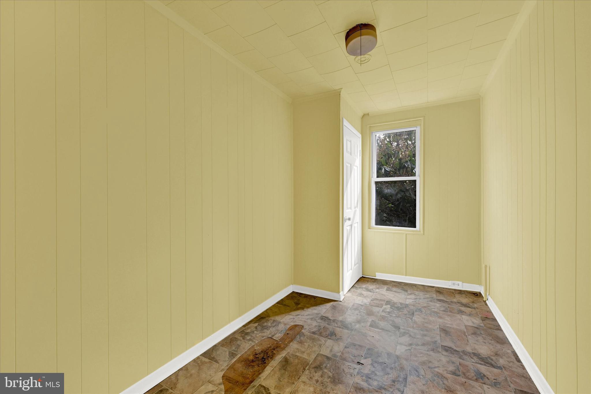 605 N Montford Ave