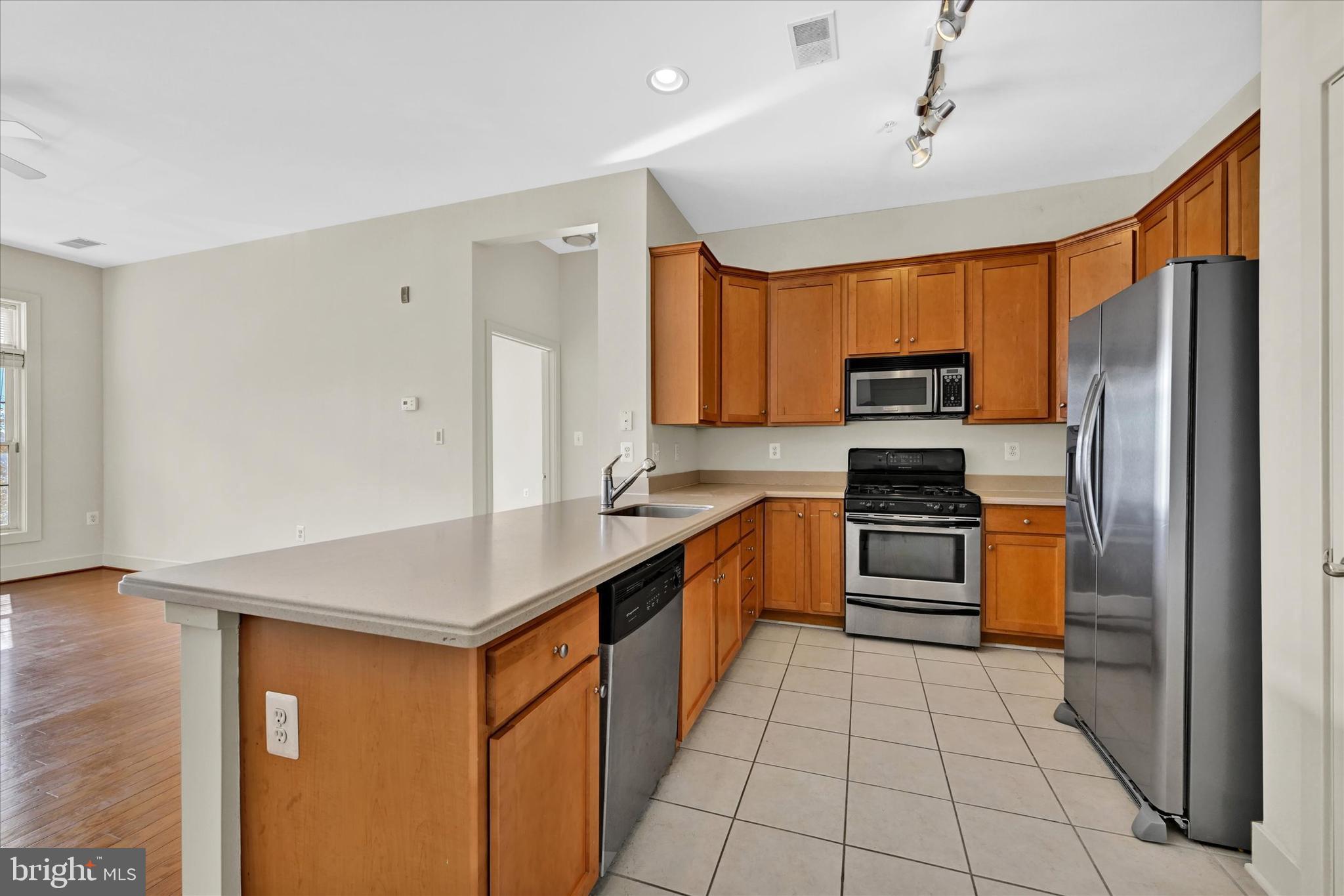 1500 THAMES ST #203