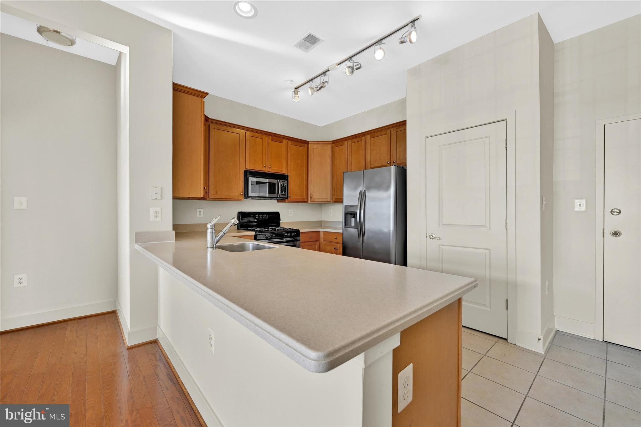 1500 THAMES ST #203