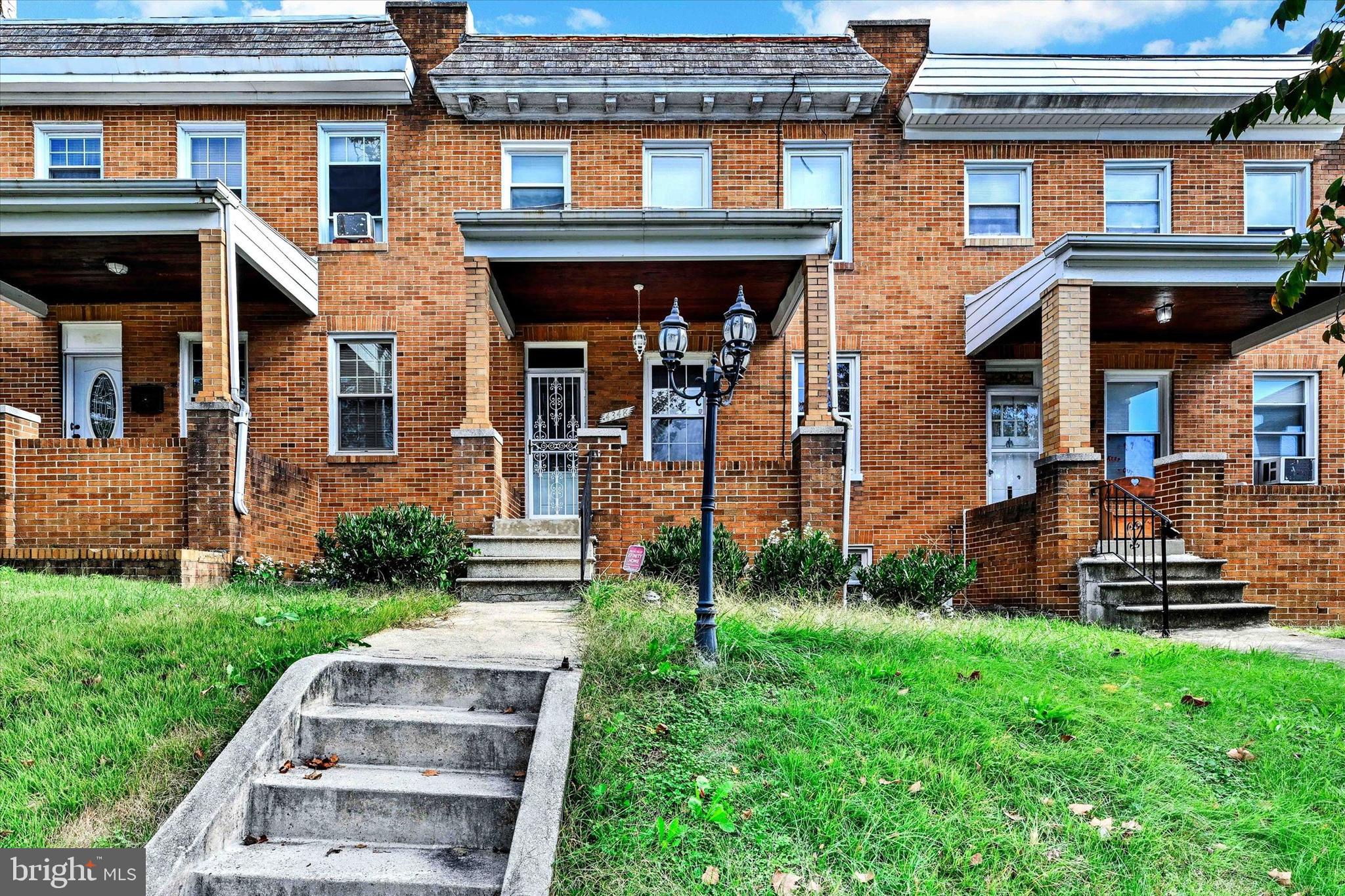 4348 Shamrock Ave