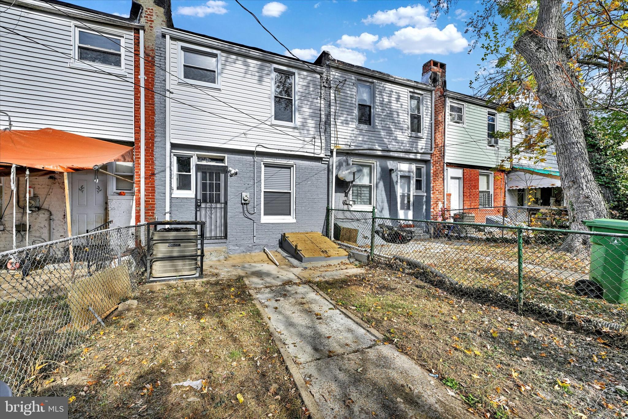 3219 Elmley Ave