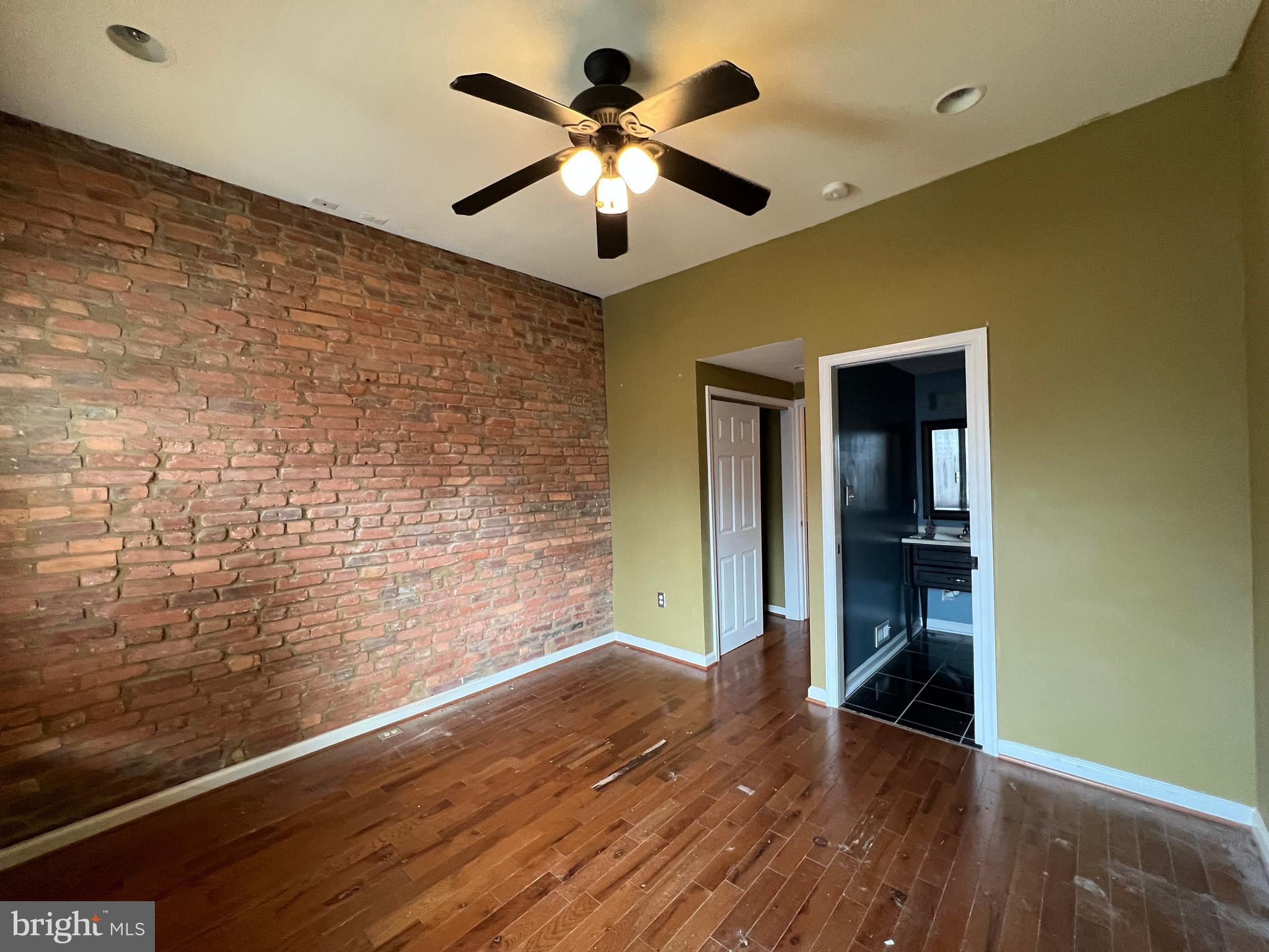 903 S Highland Ave