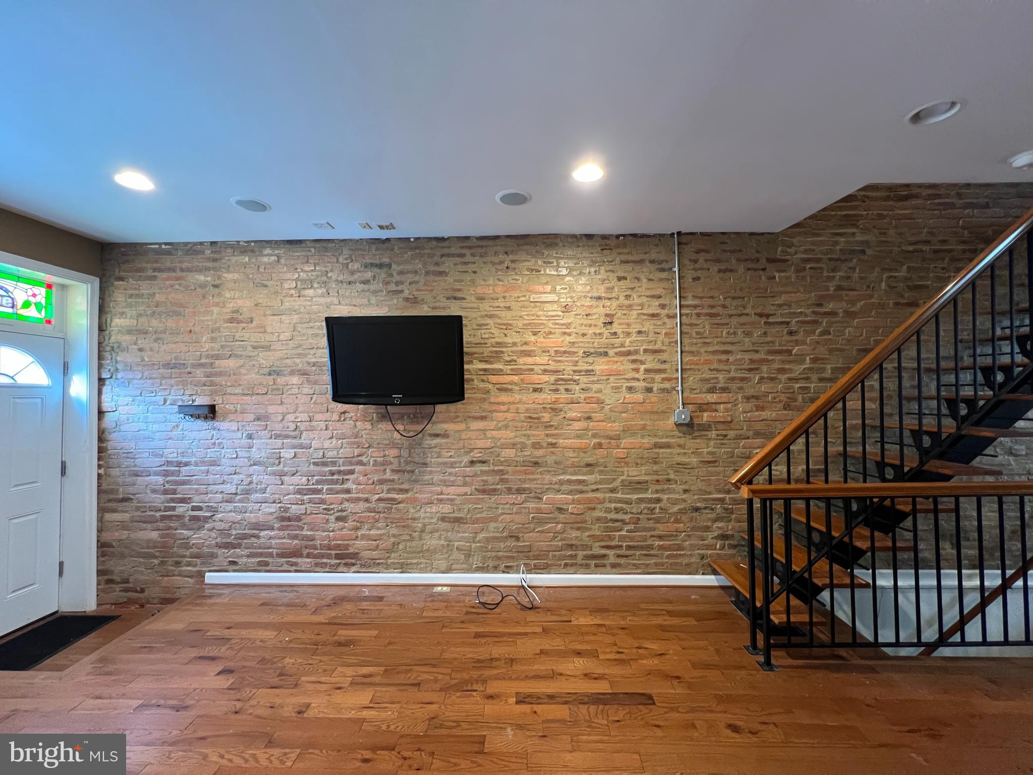 903 S Highland Ave