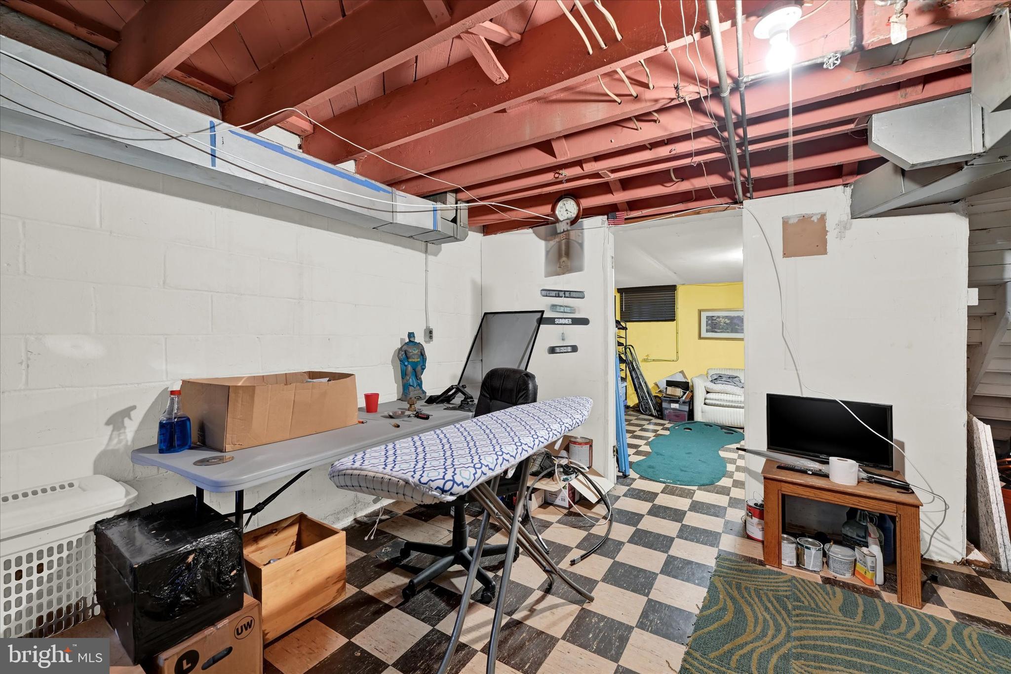 2934 Edgecombe Cir N