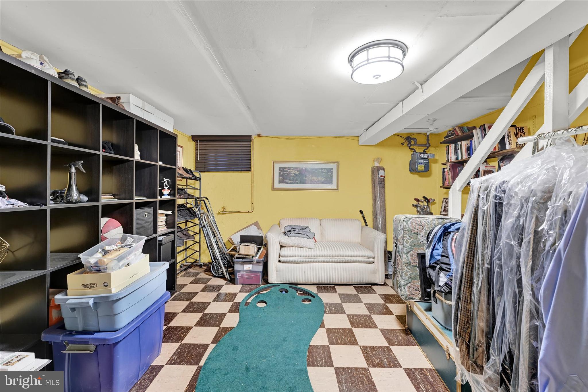 2934 Edgecombe Cir N