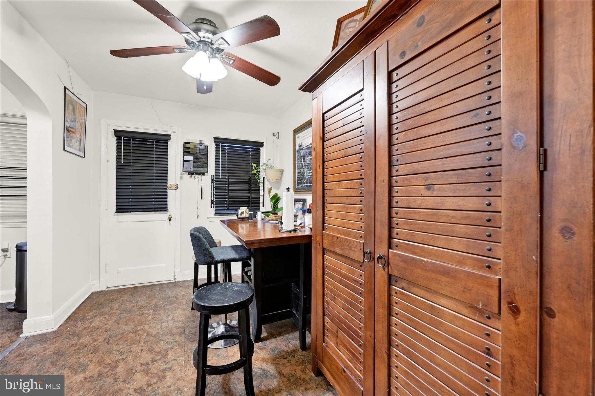 2934 Edgecombe Cir N